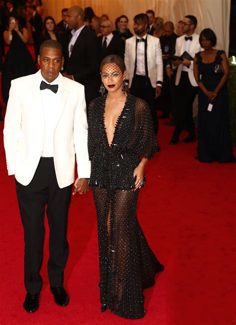 did jay z hit beyoncé.